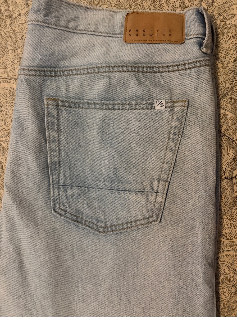Pacific Sunwear Men’s Light Wash Relaxed Denim Jeans